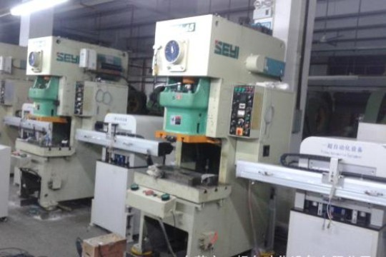 获 3800 万元 A+ 轮投资,乐摇摇科技利用抓娃娃机做线下版的广点通